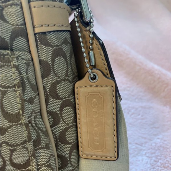 Coach - Picture 4 of 4